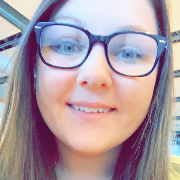 Profile Picture of Taylor Walsh (@twalsh0060) on Poshmark