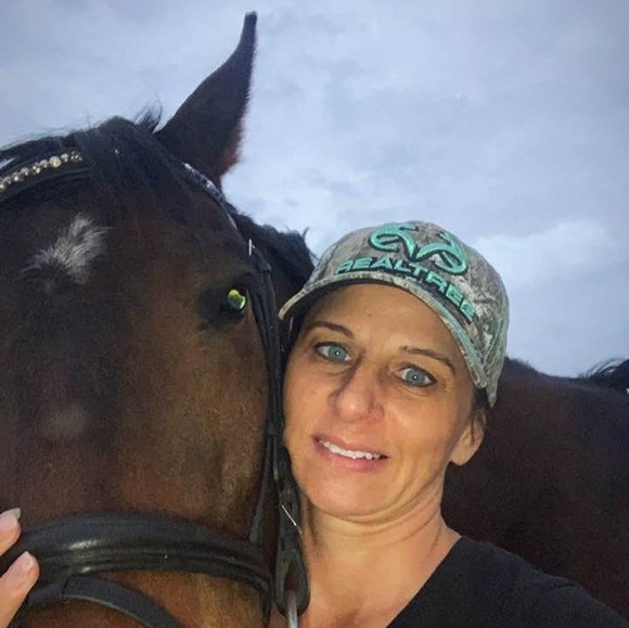 Profile Picture of Kimberly Barwell (@kimhermanklh) on Poshmark