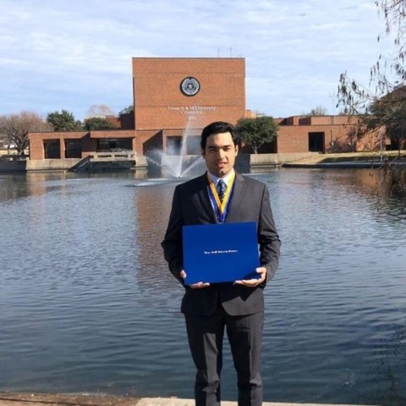 Profile Picture of Alejandro Acevedo (@alexacevedoq) on Poshmark