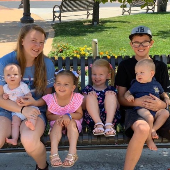 Carylee Staheli - Poshmark Profile Picture of Carylee Staheli (@caryleestaheli) on Poshmark