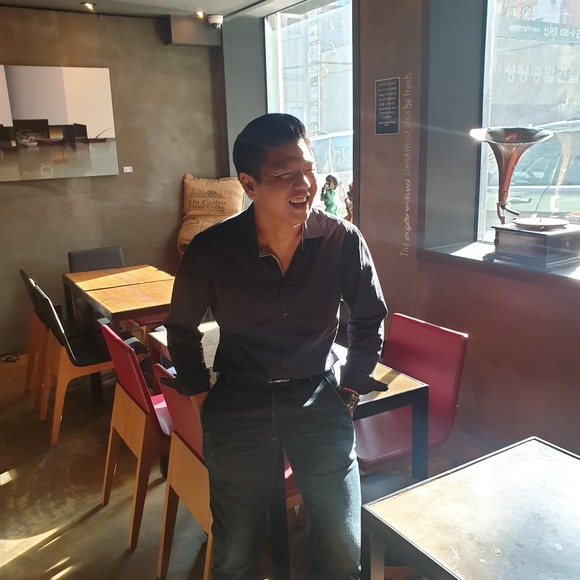 Profile Picture of Kyle Yoon (@diajjang12) on Poshmark