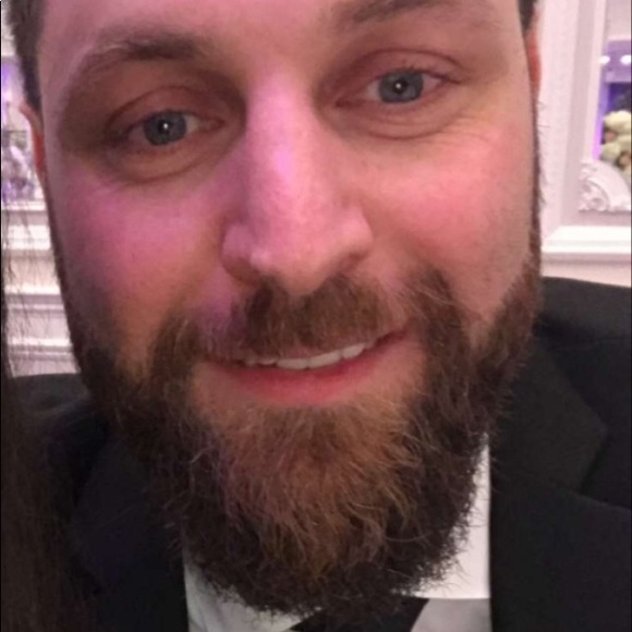 Profile Picture of Loai Habib (@luehabib) on Poshmark