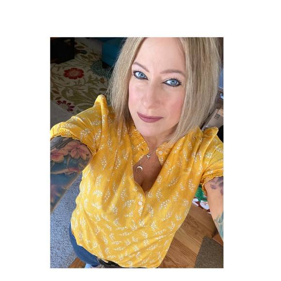 Profile Picture of Ann Peterson-kurtz (@annkurtz) on Poshmark