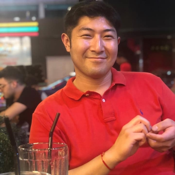 Profile Picture of Sungwoo Choi (@urchoiness) on Poshmark