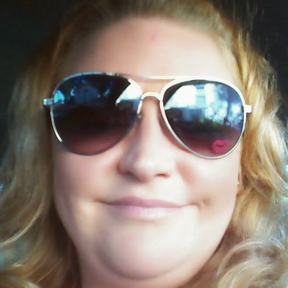 Profile Picture of Heather Mcgee (@heathermcgee670) on Poshmark