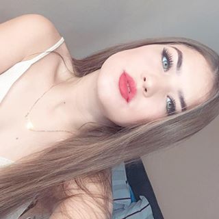 Profile Picture of Júlia Harden (@julia.harden.31) on Facebook