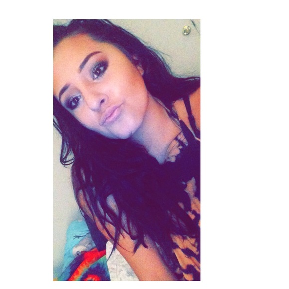 Jenna Rosales - Poshmark Profile Picture of Jenna Rosales (@jennarosales) on Poshmark