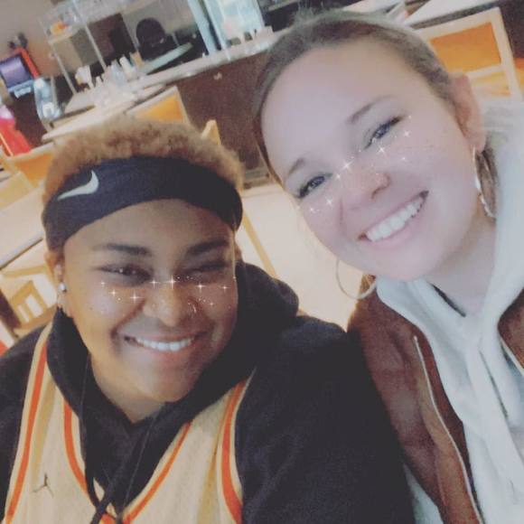 Heather Reams - Poshmark Profile Picture of Heather Reams (@heatherreams) on Poshmark