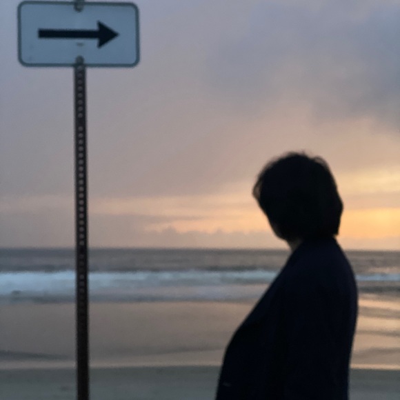 Profile Picture of Jianbo Huang (@lucasthethird) on Poshmark