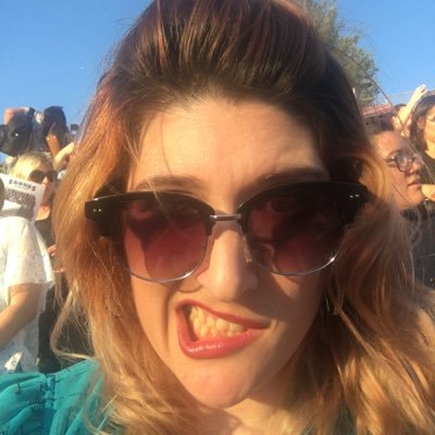 Profile Picture of Amanda Dybas (@AmandaDlite) on Twitter