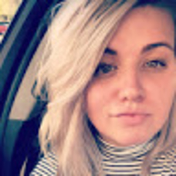 Profile Picture of Katy Feiling (@katyfeiling) on Poshmark