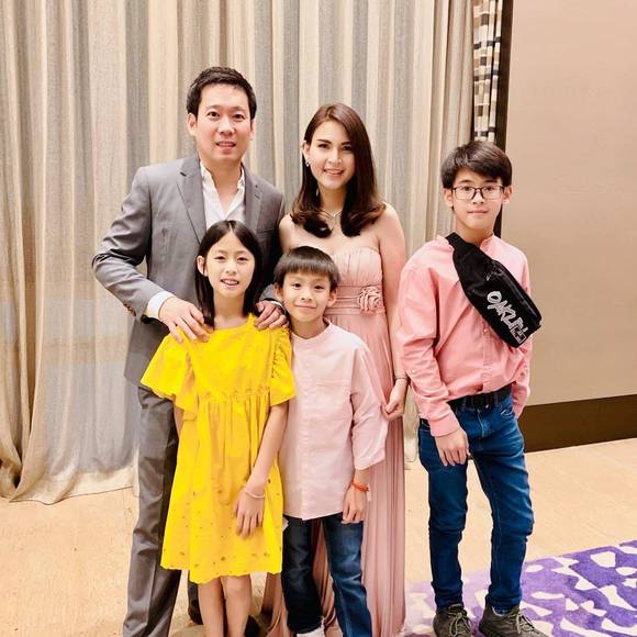 Profile Picture of Chirawut Assawaprapart (@chirawut) on Poshmark