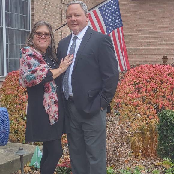 Profile Picture of Lori Henmueller (@lhenmueller) on Poshmark