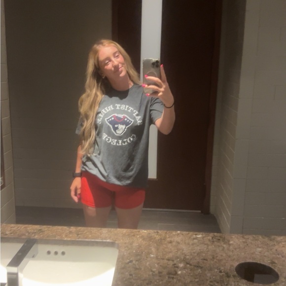 Profile Picture of Apryl Zeno (@aprylzeno2022) on Poshmark