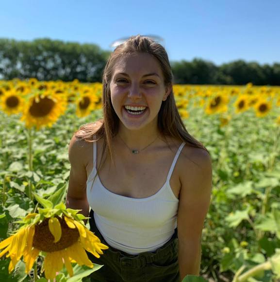 Profile Picture of Annabelle Howat (@annabellehowat) on Poshmark