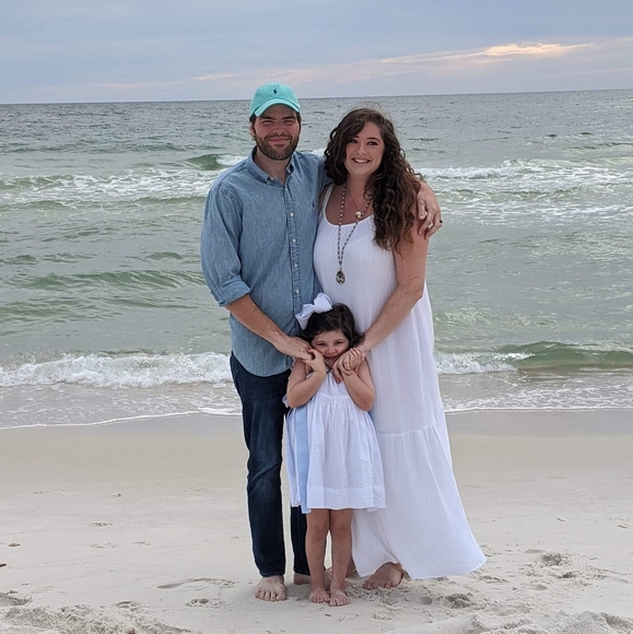 Profile Picture of Calye Bell (@calyebell) on Poshmark