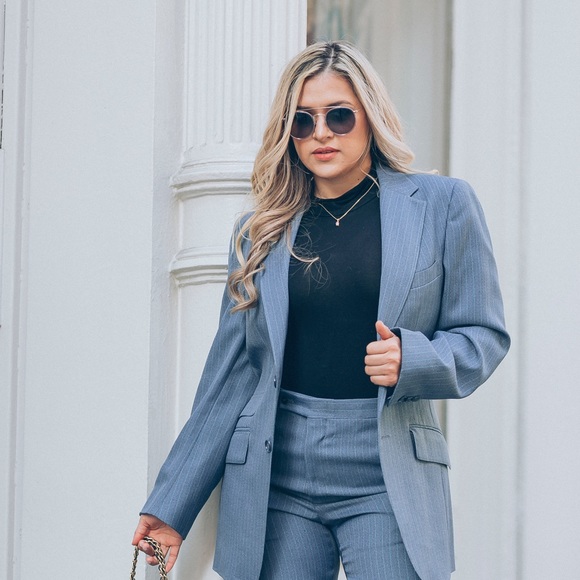 Profile Picture of Pamela Andrade (@pamandrade2) on Poshmark