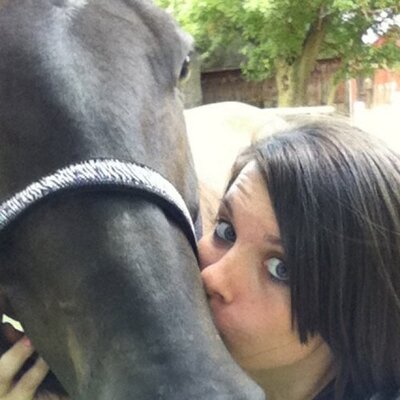 Profile Picture of Laura Decker (@laurisahottie) on Twitter