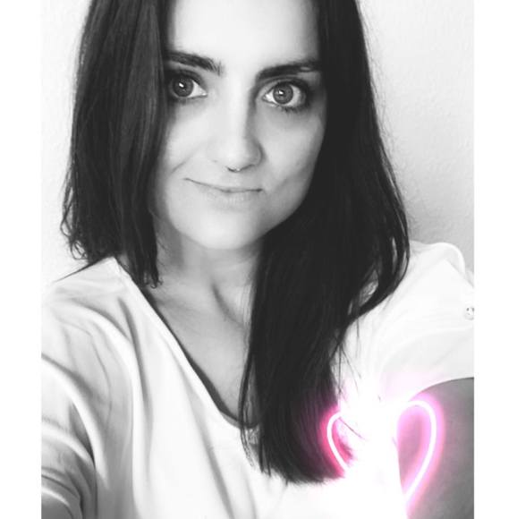 Profile Picture of Natasha Mcalpine (@pyckaya) on Poshmark