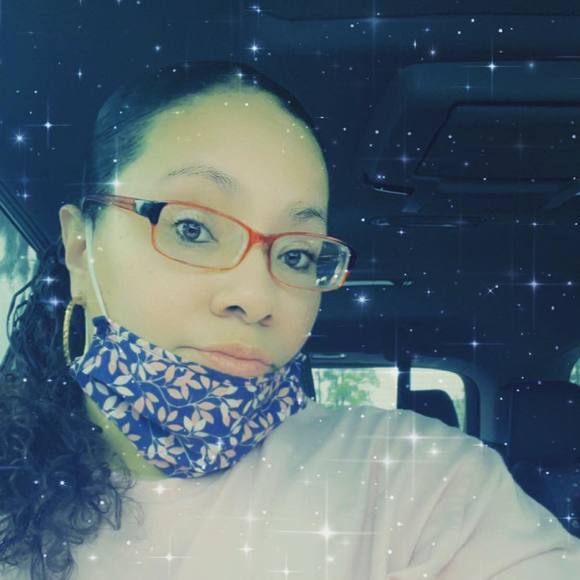 Profile Picture of Clara Gonzalez (@clara28) on Poshmark