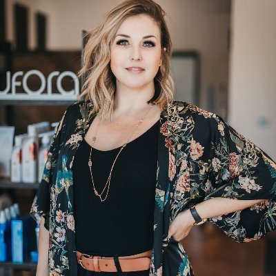 Profile Picture of Amanda Bowen (@1amandabowen) on Twitter