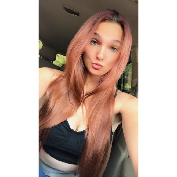 Profile Picture of Selena Prokosch (@selena_prokosch) on Poshmark