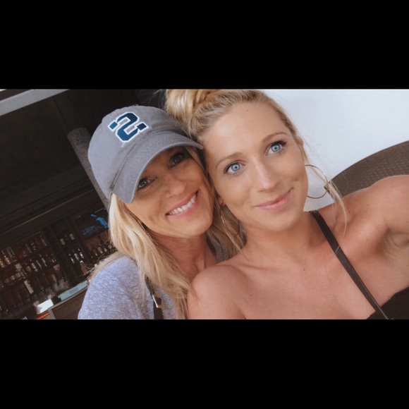 Profile Picture of Tamatha Neupauer (@tneup) on Poshmark