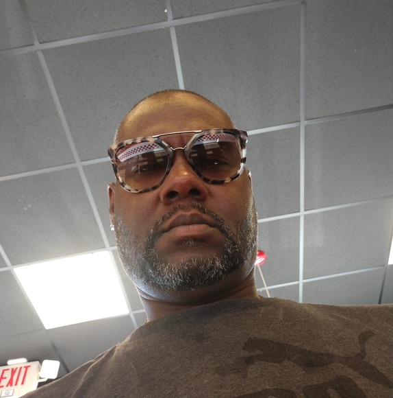 Profile Picture of Terry Hooks (@moonpies05) on Poshmark