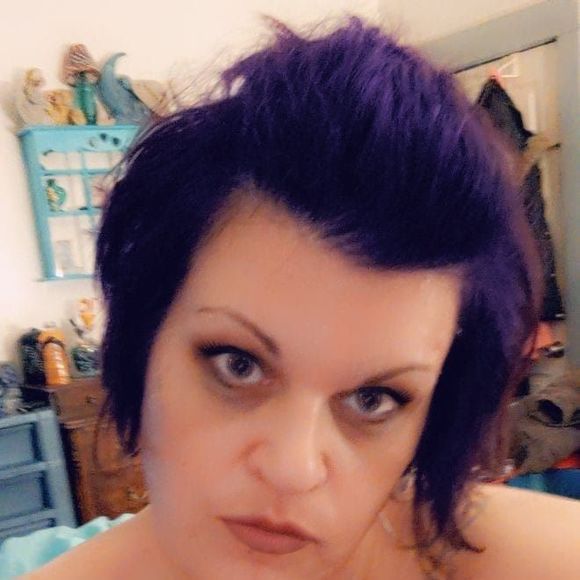 Amanda Bilke - Poshmark Profile Picture of Amanda Bilke (@amanda_bilke) on Poshmark