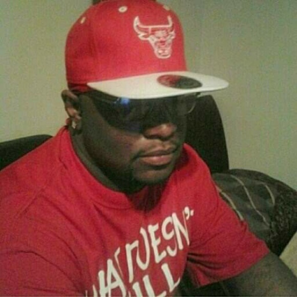 Rob Holley - Poshmark Profile Picture of Rob Holley (@rob_holley) on Poshmark