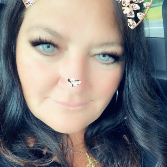 Profile Picture of Annmarie Delibertis (@amiefrank89) on Poshmark