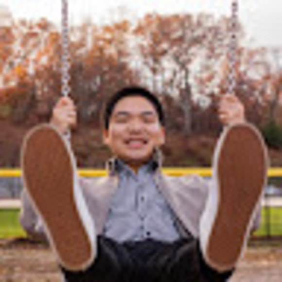 Profile Picture of Eric Lu (@elu8) on Poshmark