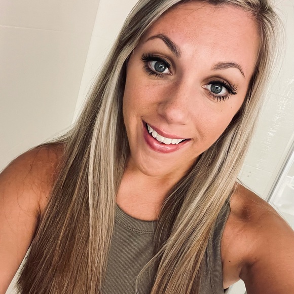 Profile Picture of Kyle Salzmann (@prettiegurl98) on Poshmark