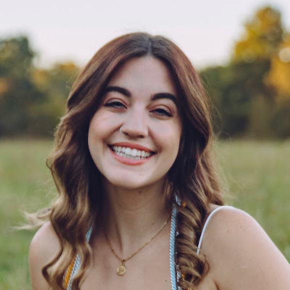 Profile Picture of Violet Thompson (@violetthomps681) on Poshmark