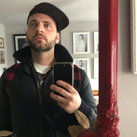 Profile Picture of David Topper (@dtopper132) on Poshmark
