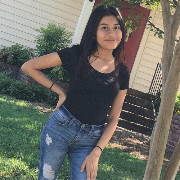 Profile Picture of Martina Chun juan (@martinachun) on Poshmark