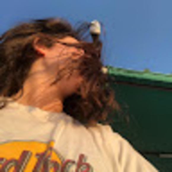 Profile Picture of Shay Theile (@shaytheile) on Poshmark