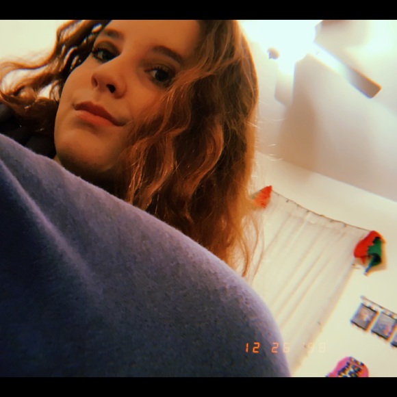 Profile Picture of Randi Walters (@randi_walters15) on Poshmark