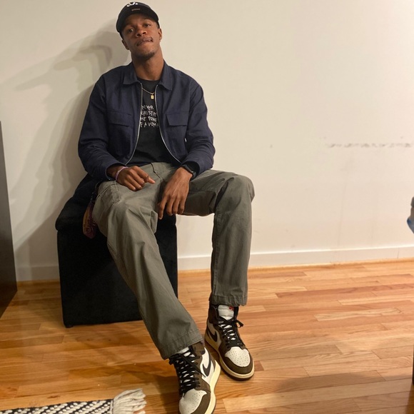 Profile Picture of James Roe (@jamesroe601) on Poshmark