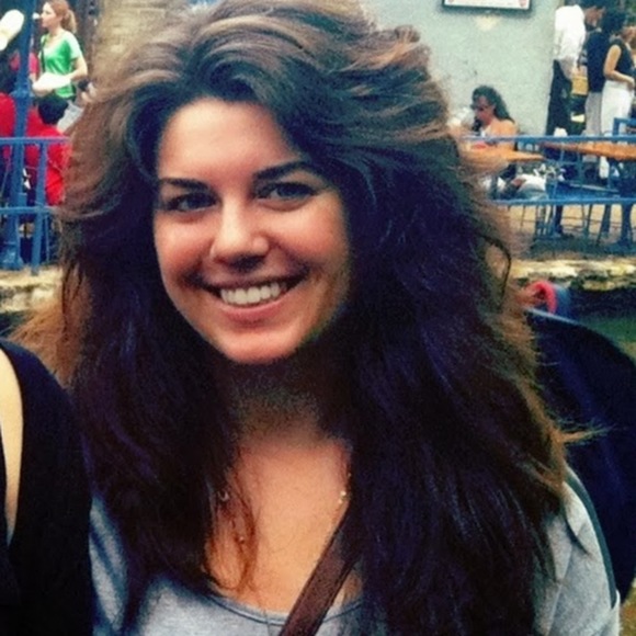 Profile Picture of Amy Makowiecki (@aemak) on Poshmark
