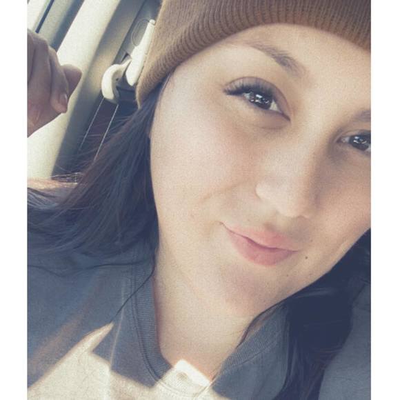 Christina Bolen - Poshmark Profile Picture of Christina Bolen (@cbm1228) on Poshmark