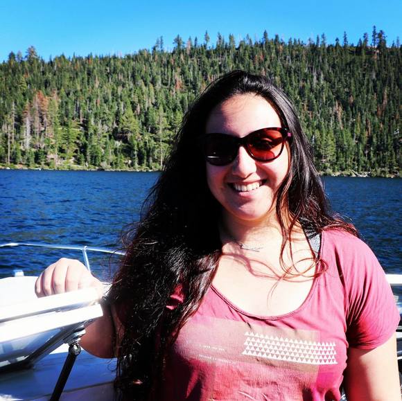 Profile Picture of Ellie Abajian (@ellurs) on Poshmark