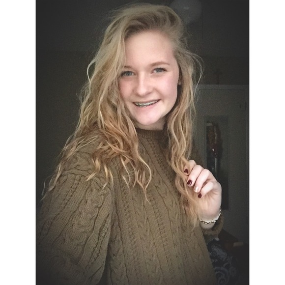 Profile Picture of Madeline Morris (@madsmorris) on Poshmark