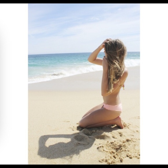 Profile Picture of Ashley Sexton (@ashleysexton663) on Poshmark