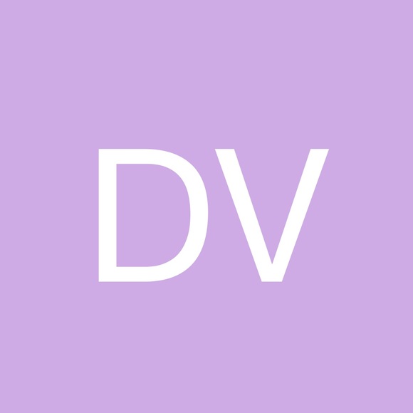 Profile Picture of Dyan Valois (@dkvalois) on Poshmark