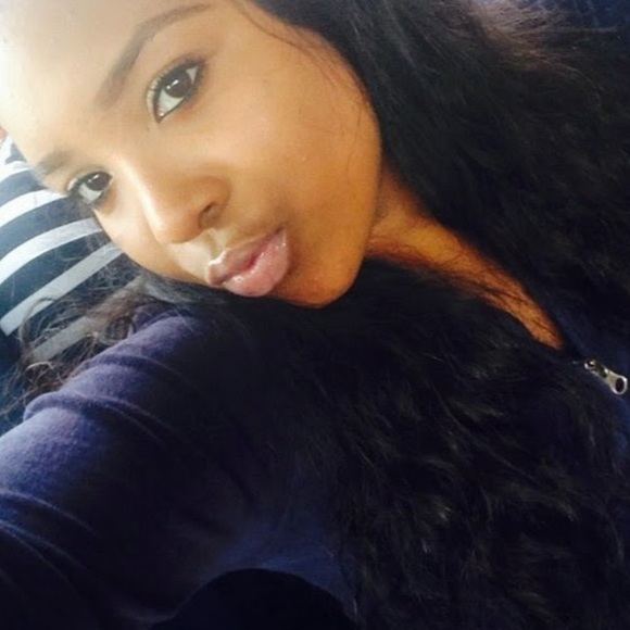 Profile Picture of Anyae Evans (@anyaeevans1) on Poshmark