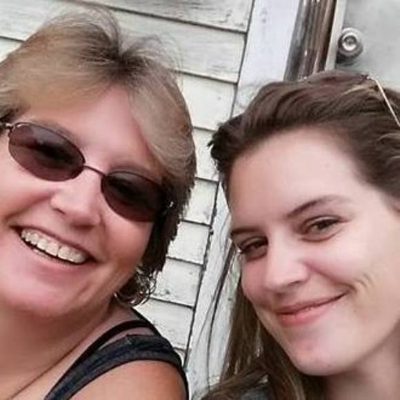 Profile Picture of Rachel Hannett (@rhannett) on Poshmark