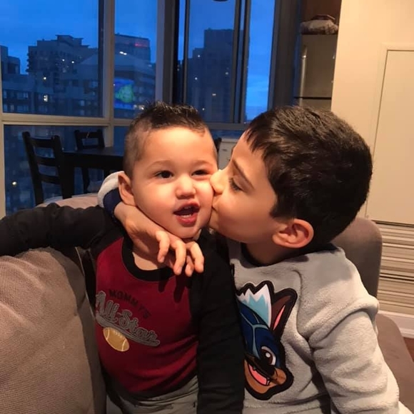 Profile Picture of Esar Al-juboori (@esaraljeboury) on Poshmark