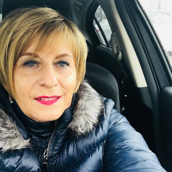Profile Picture of Pauline Downer-leblanc (@paulinemleblanc) on Poshmark