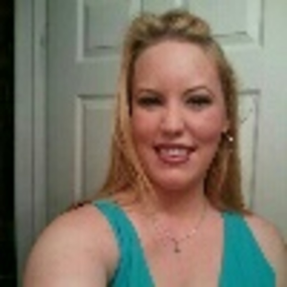 Profile Picture of Jacque Wenzel (@hondababe) on Poshmark